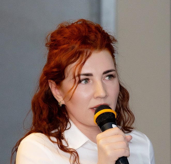 Елена Казарина